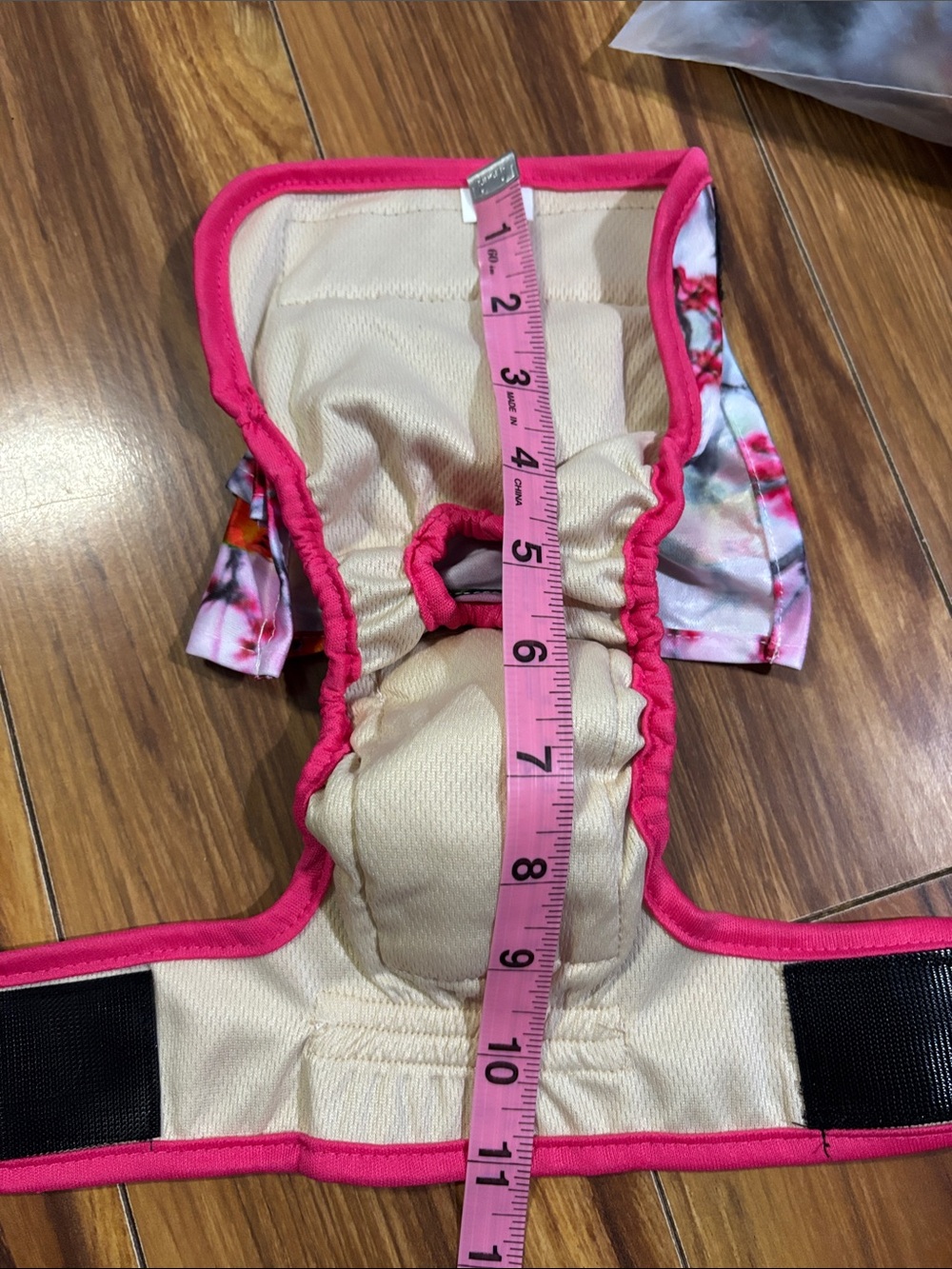 Roncute Ruffle Female Dog Wraps, pack of three, Size XS, NIB. - Picture 7 of 12